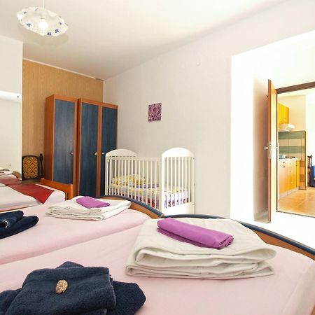 Apartments Davor 1676 บานโจเล ภายนอก รูปภาพ