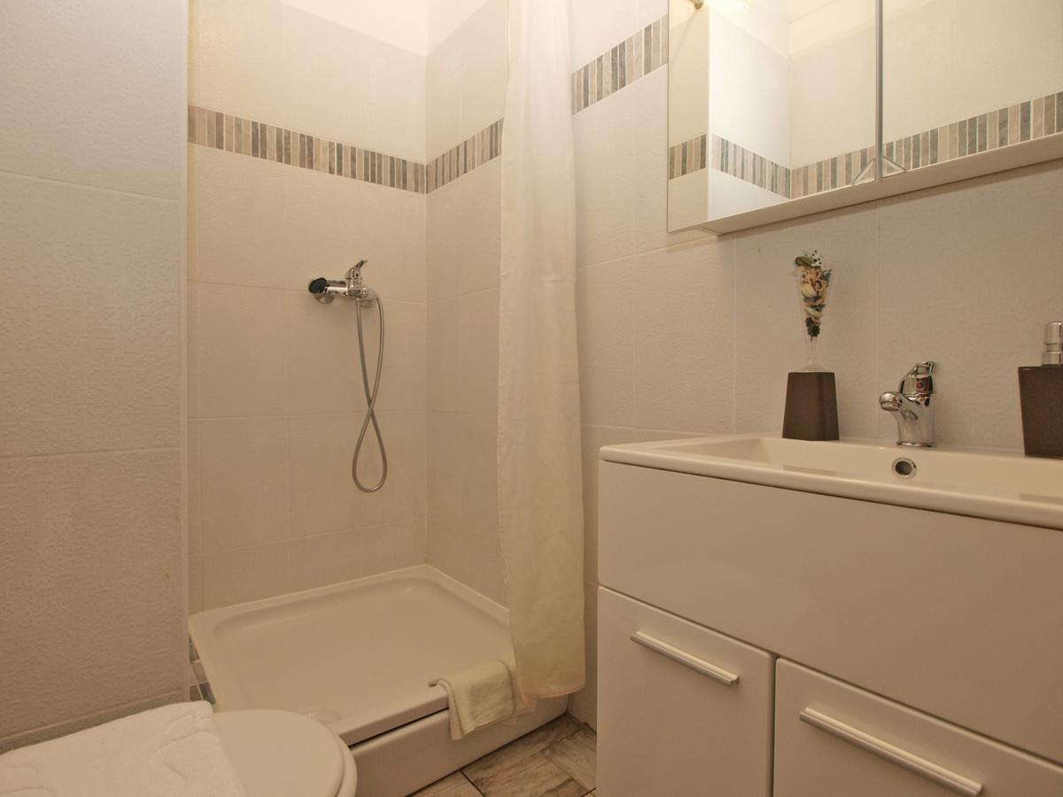 Apartments Davor 1676 บานโจเล ภายนอก รูปภาพ