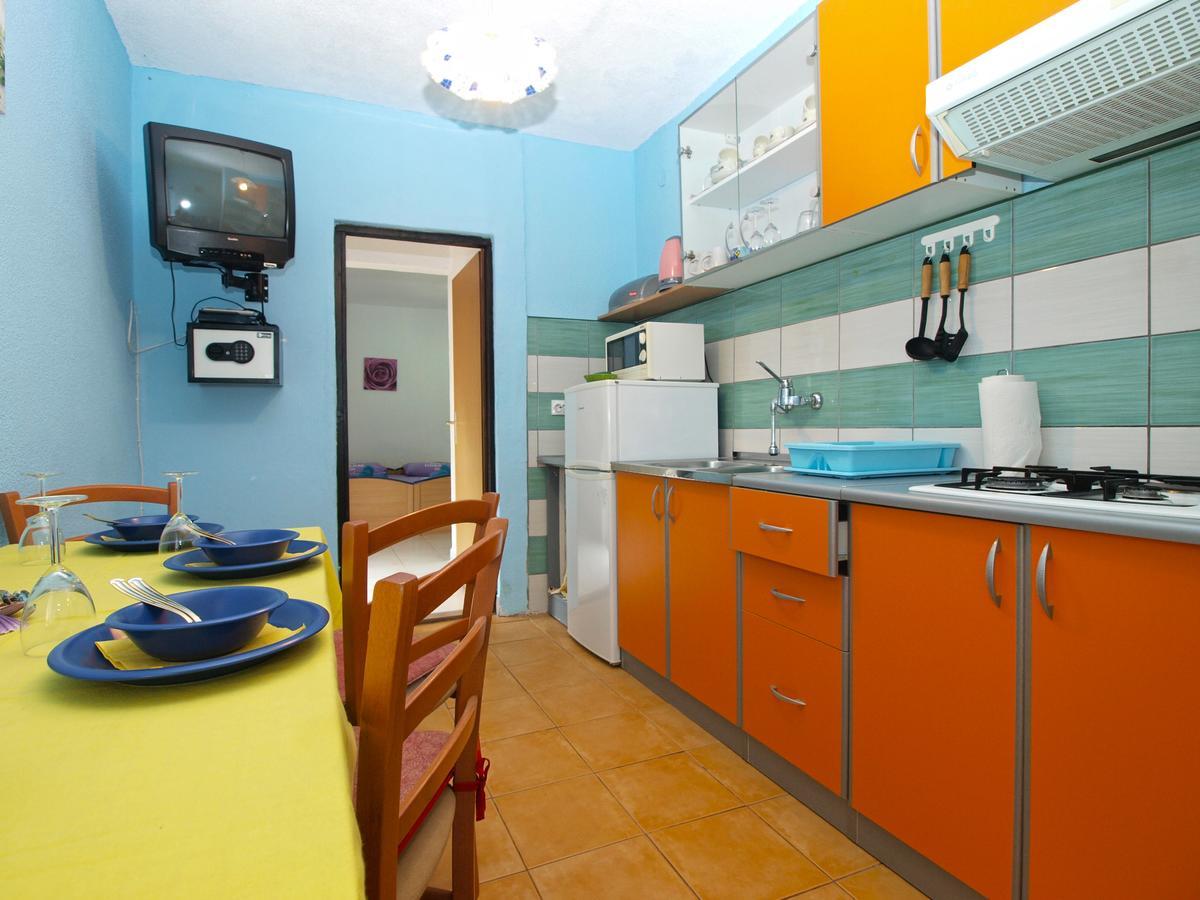 Apartments Davor 1676 บานโจเล ภายนอก รูปภาพ