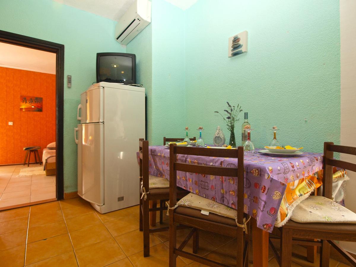 Apartments Davor 1676 บานโจเล ภายนอก รูปภาพ