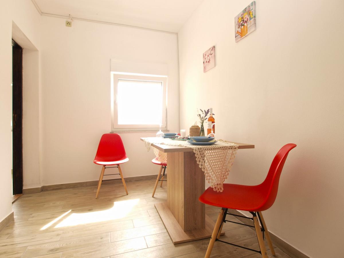 Apartments Davor 1676 บานโจเล ภายนอก รูปภาพ