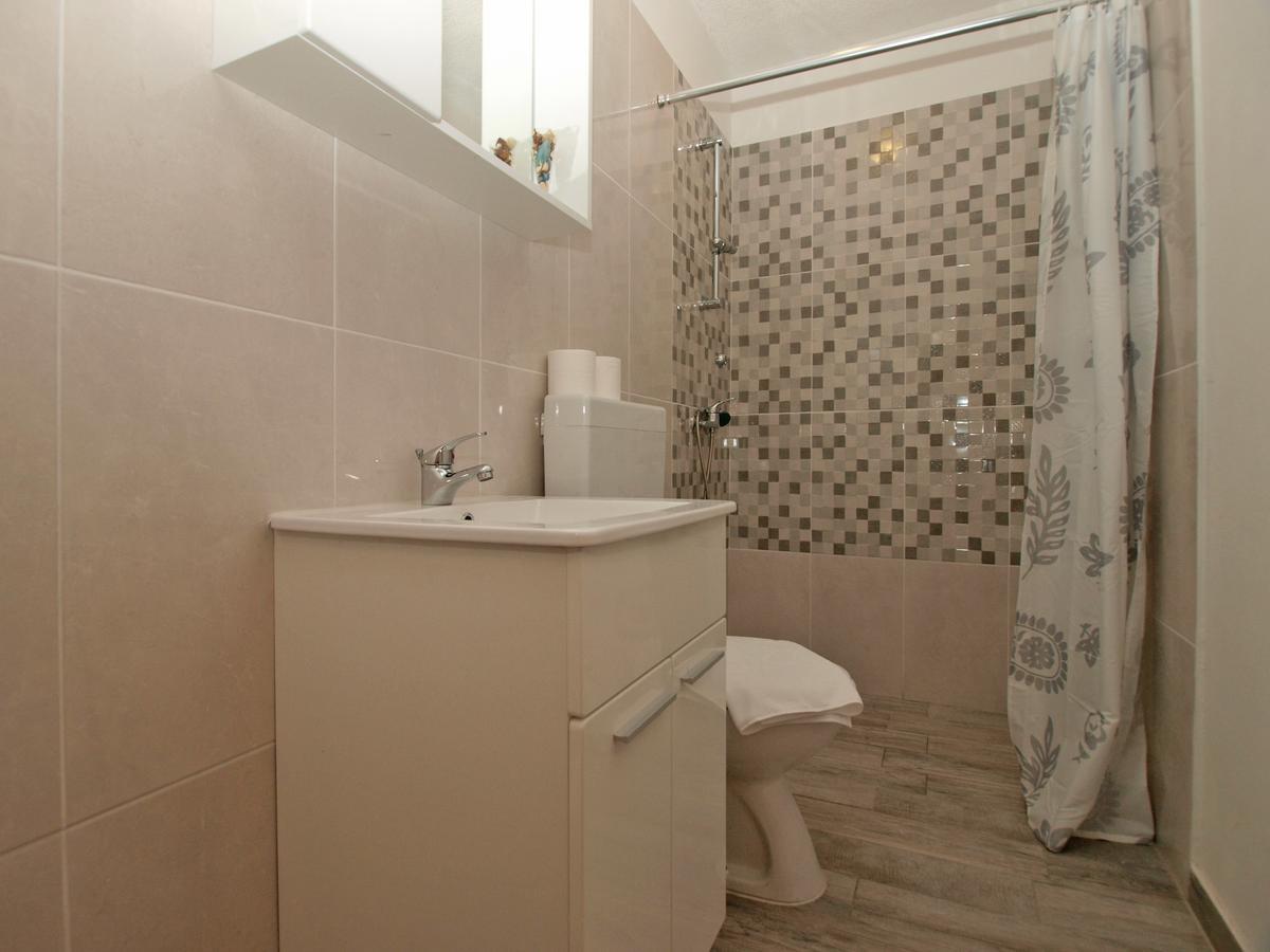 Apartments Davor 1676 บานโจเล ภายนอก รูปภาพ