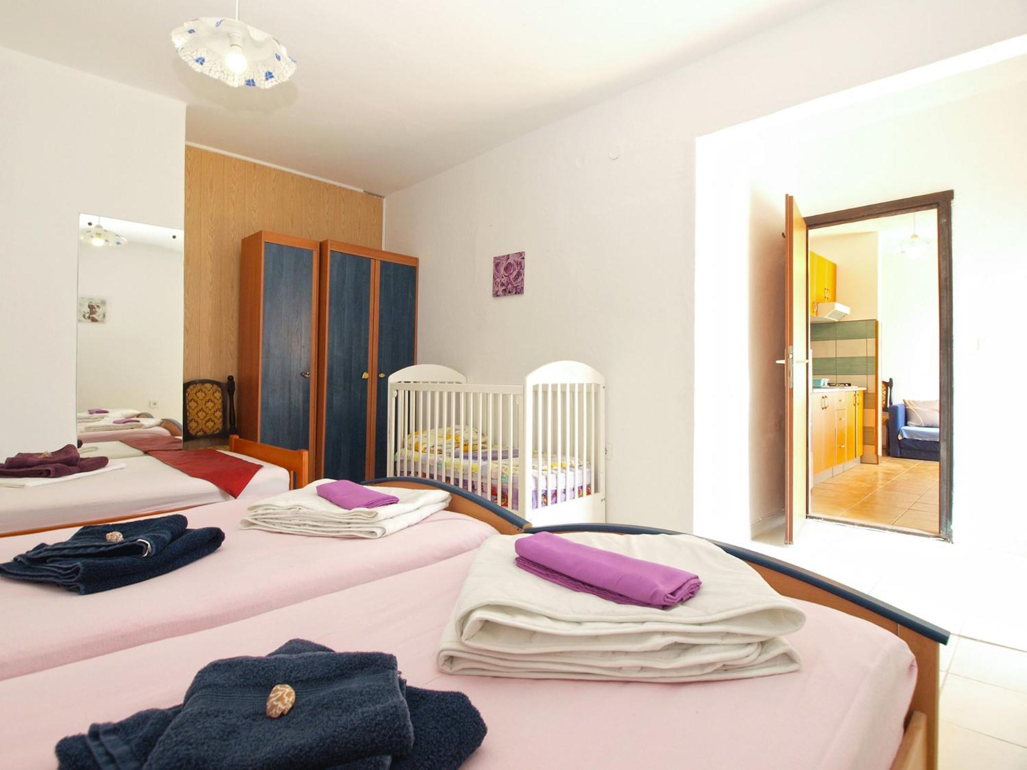 Apartments Davor 1676 บานโจเล ภายนอก รูปภาพ