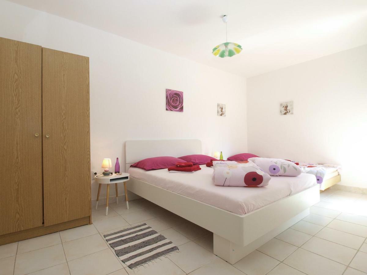Apartments Davor 1676 บานโจเล ภายนอก รูปภาพ