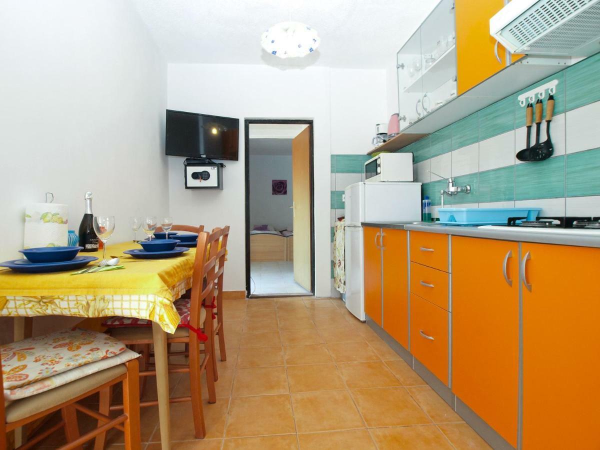 Apartments Davor 1676 บานโจเล ภายนอก รูปภาพ