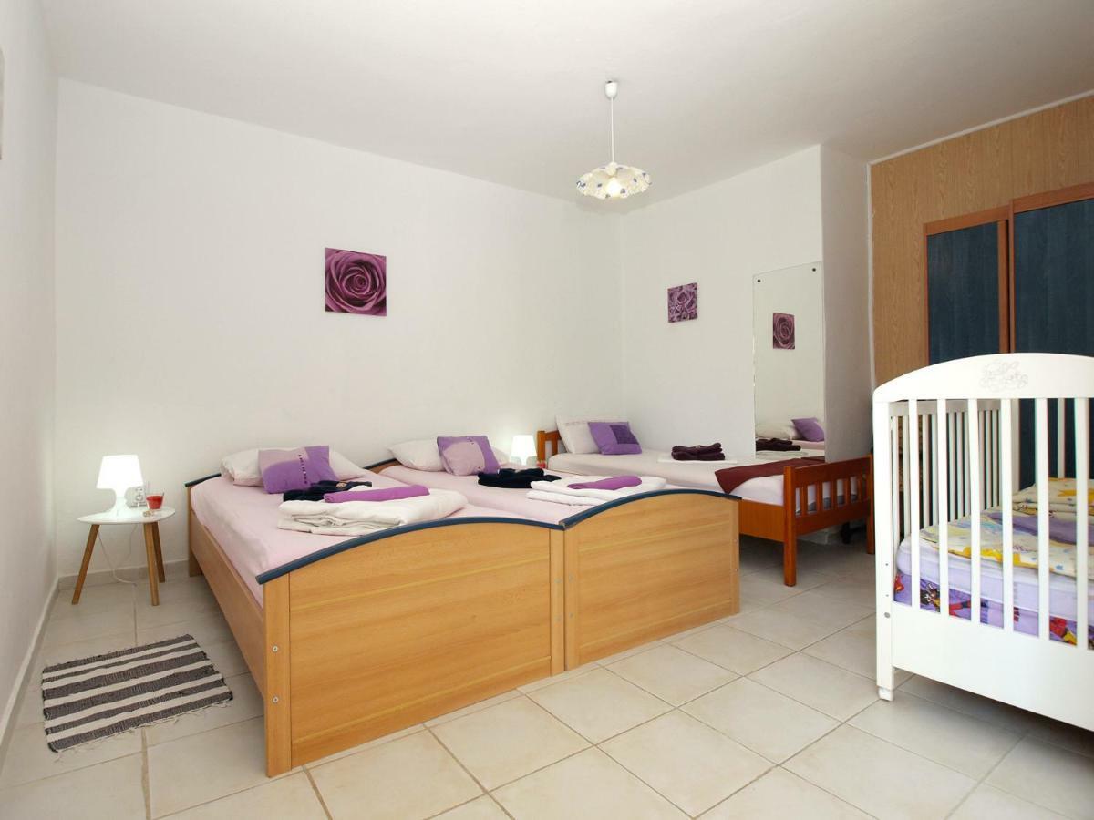 Apartments Davor 1676 บานโจเล ภายนอก รูปภาพ